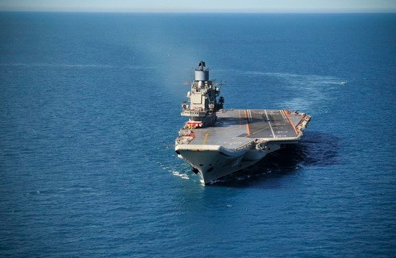 Tàu được đóng tại xưởng đóng tàu Nam Nikolayev trên bờ Biển Đen thuộc Ukraine từ 1985 nhưng phải đến năm 1995 mới chính thức đi vào hoạt động. Quân số trên tàu là 1.960 người (626 phi hành đoàn, 40 nhân viên), 3.857 phòng.